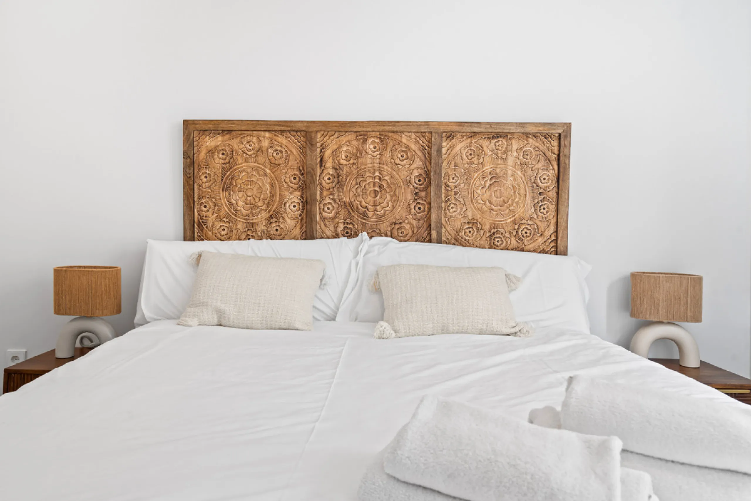 Discover contemporary Mediterranean living in this brand new 3-bedroom, 2-bathroom apartment, ideally located in the heart of the New Golden Mile between Marbella and Estepona.