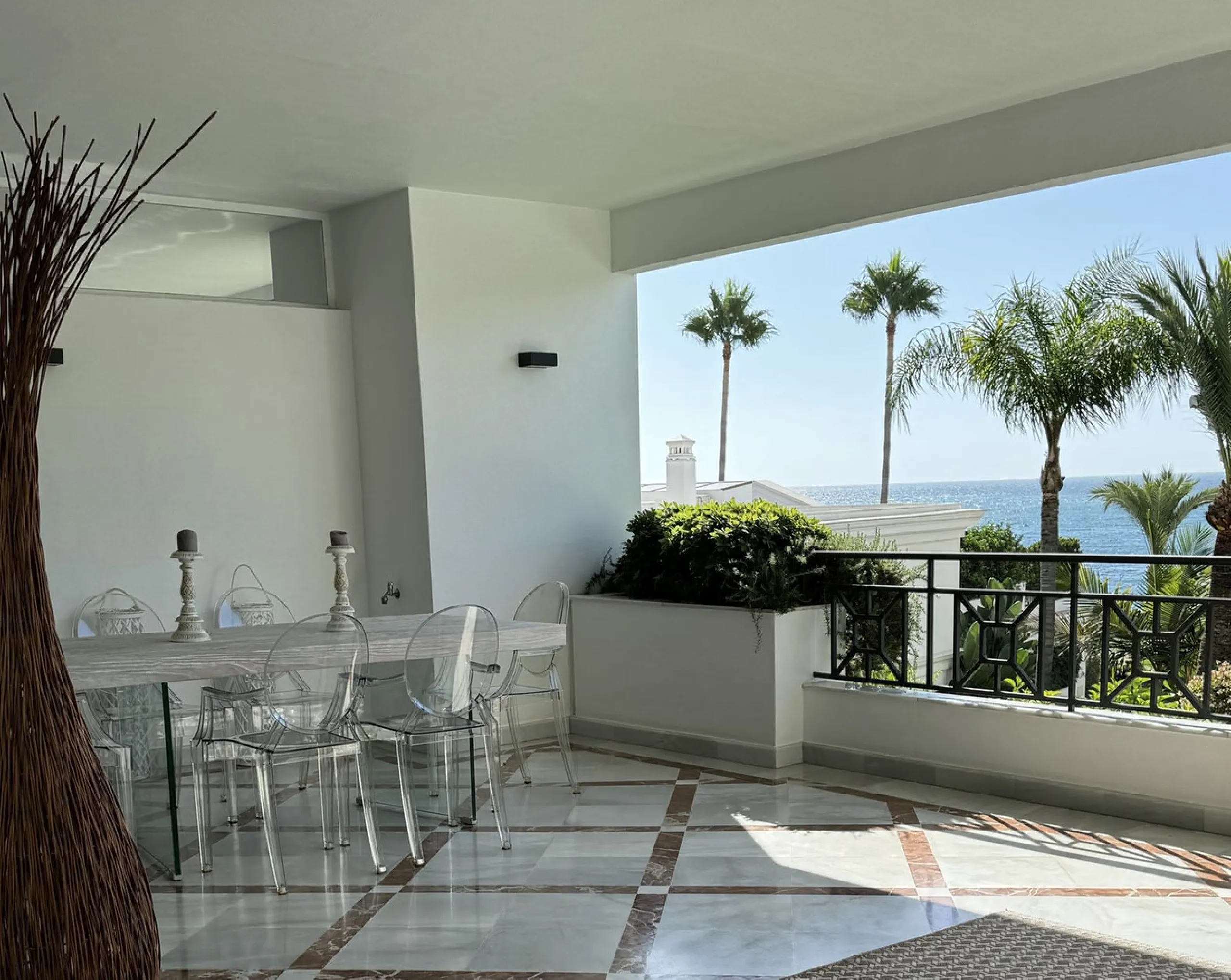 Apartment - Ground Floor Apartment в продаже в Estepona, Málaga. В доме 2 спален и 2 ванных комнат. Площадь дома 172 м²