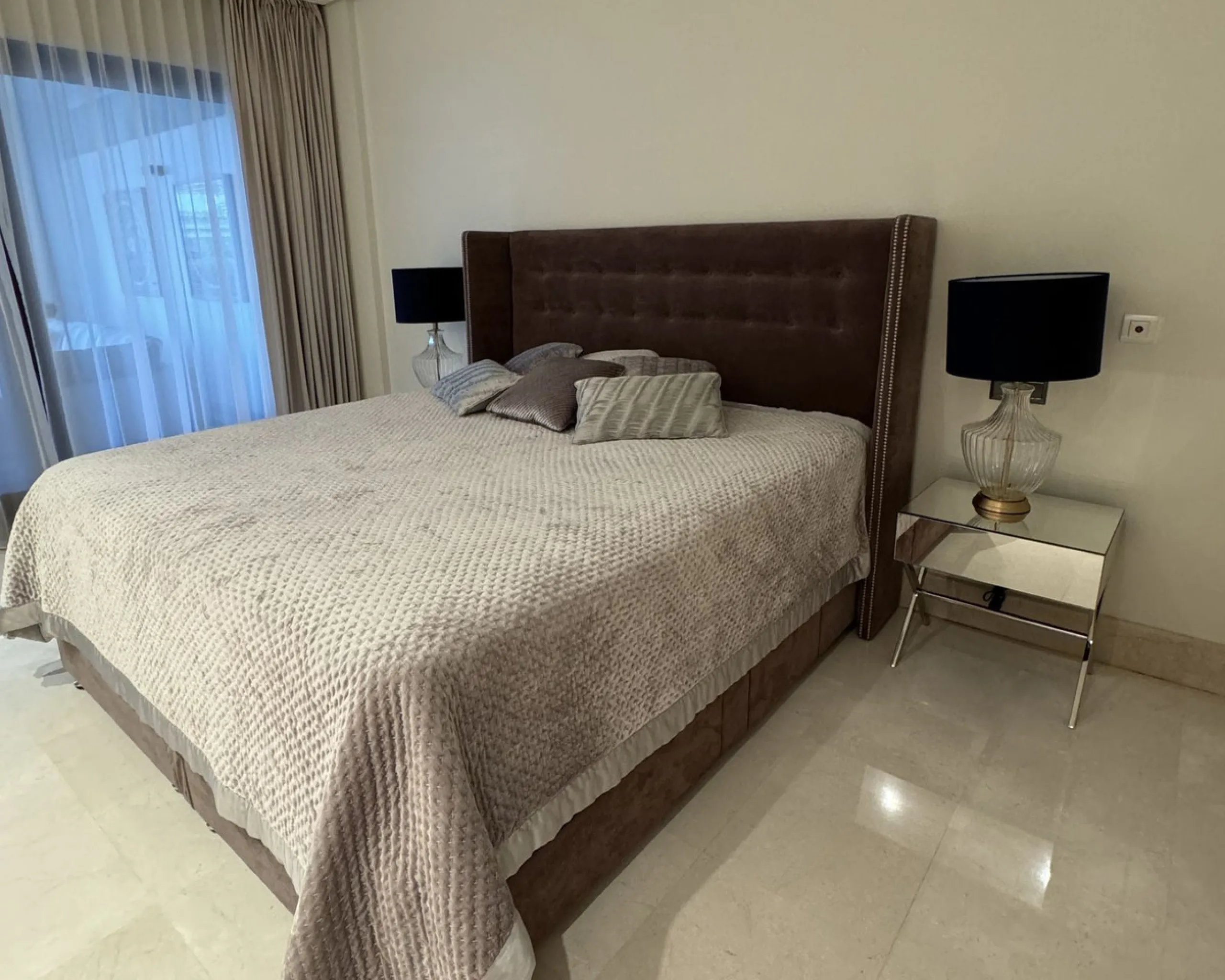 Apartment - Ground Floor Apartment в продаже в Estepona, Málaga. В доме 2 спален и 2 ванных комнат. Площадь дома 172 м²