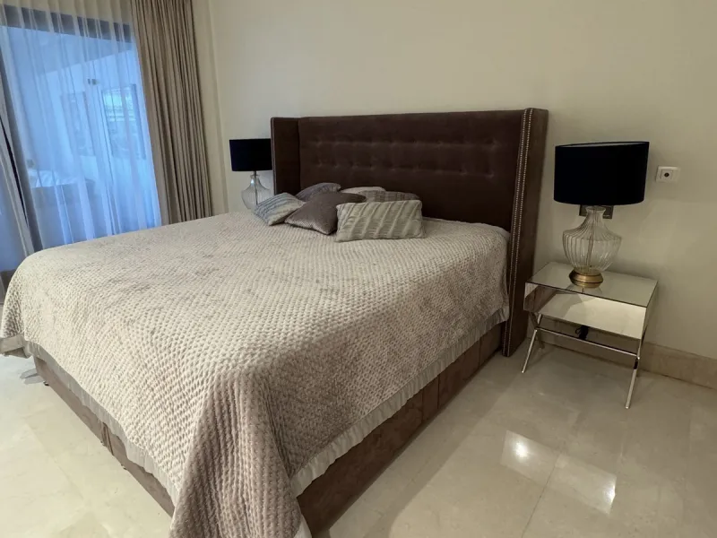 Apartment - Ground Floor Apartment в продаже в Estepona, Málaga. В доме 2 спален и 2 ванных комнат. Площадь дома 172 м²