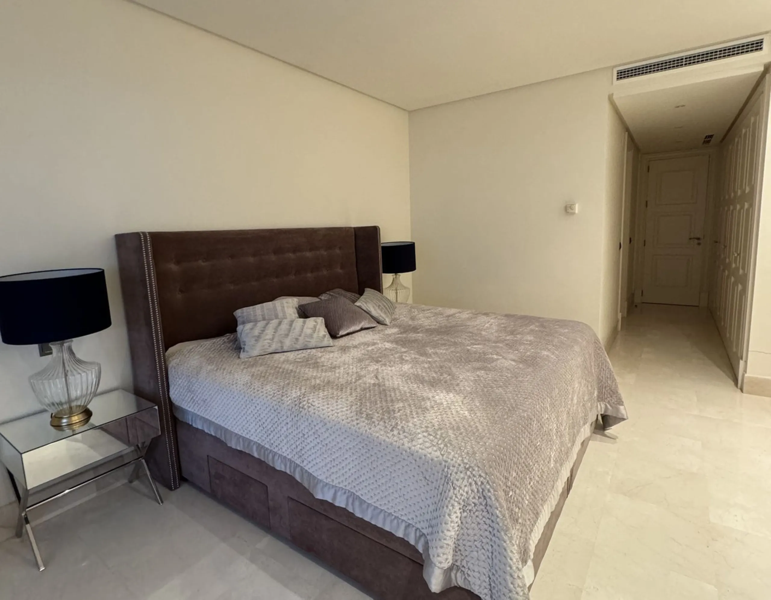 Apartment - Ground Floor Apartment в продаже в Estepona, Málaga. В доме 2 спален и 2 ванных комнат. Площадь дома 172 м²