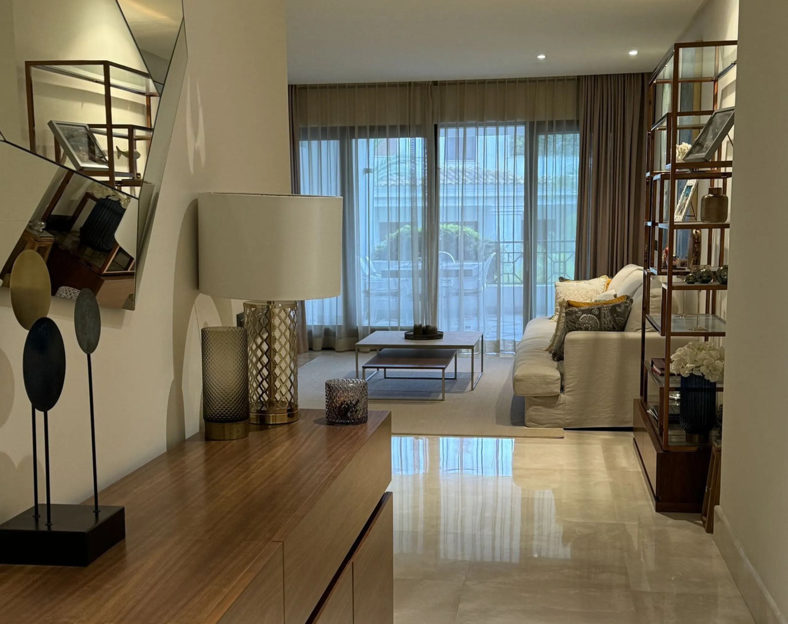 Apartment - Ground Floor Apartment в продаже в Estepona, Málaga. В доме 2 спален и 2 ванных комнат. Площадь дома 172 м²