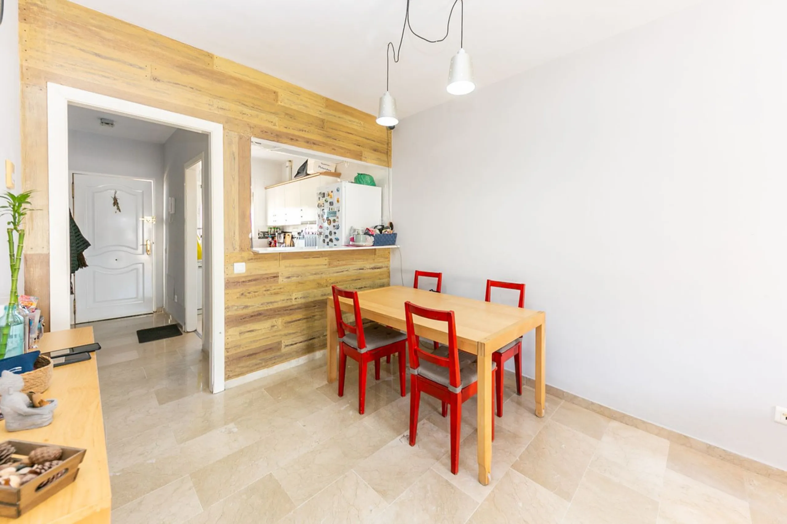 We present this unique property in the Torrequebrada Shopping Centre area.