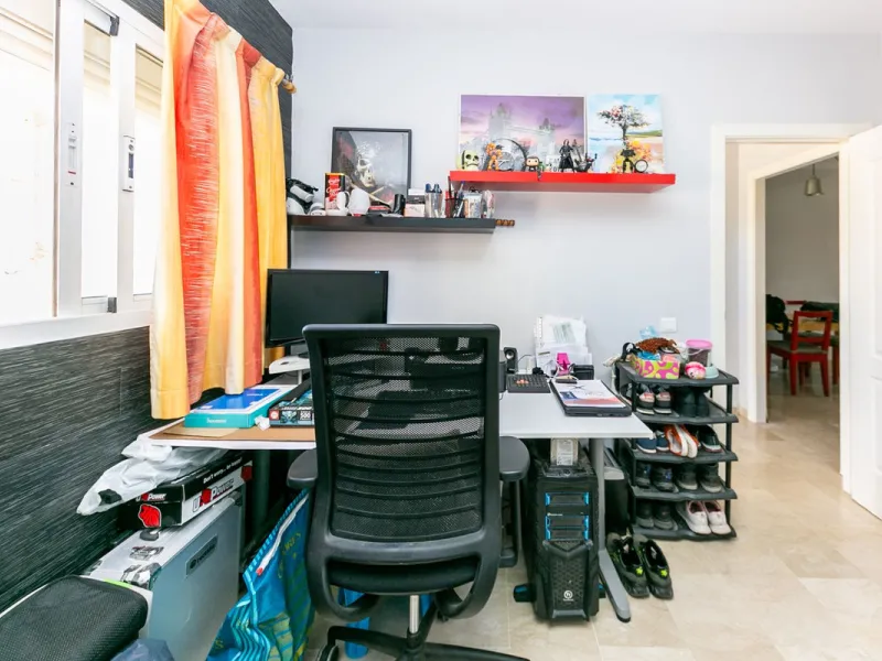 We present this unique property in the Torrequebrada Shopping Centre area.