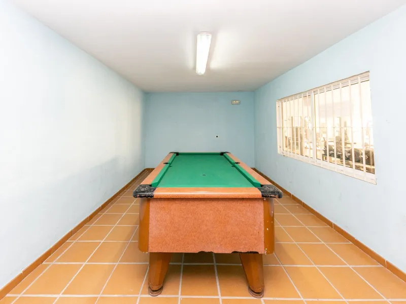 We present this unique property in the Torrequebrada Shopping Centre area.