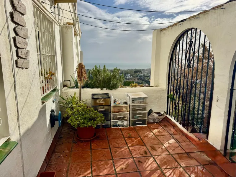 Apartment - Middle Floor Apartment в продаже в Mijas, Málaga. В доме 2 спален и 2 ванных комнат. Площадь дома 82 м²