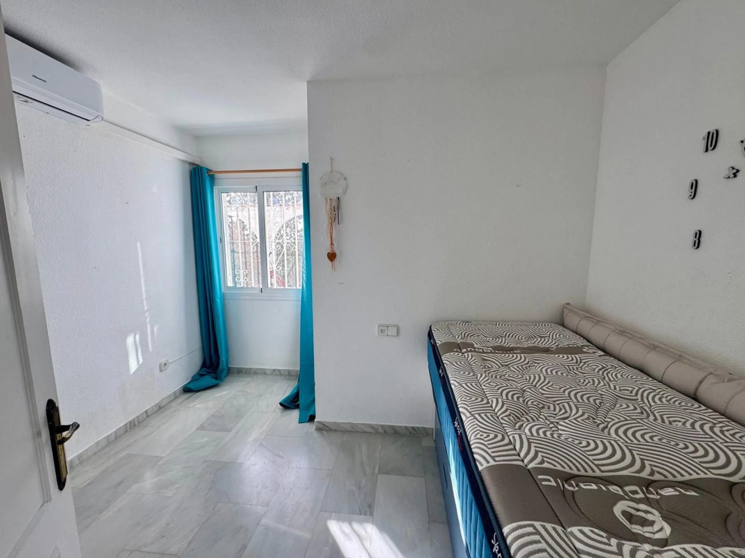 Apartment - Middle Floor Apartment в продаже в Mijas, Málaga. В доме 2 спален и 2 ванных комнат. Площадь дома 82 м²
