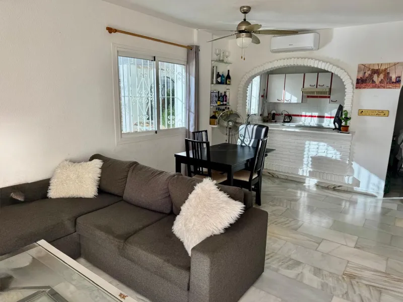 Apartment - Middle Floor Apartment в продаже в Mijas, Málaga. В доме 2 спален и 2 ванных комнат. Площадь дома 82 м²