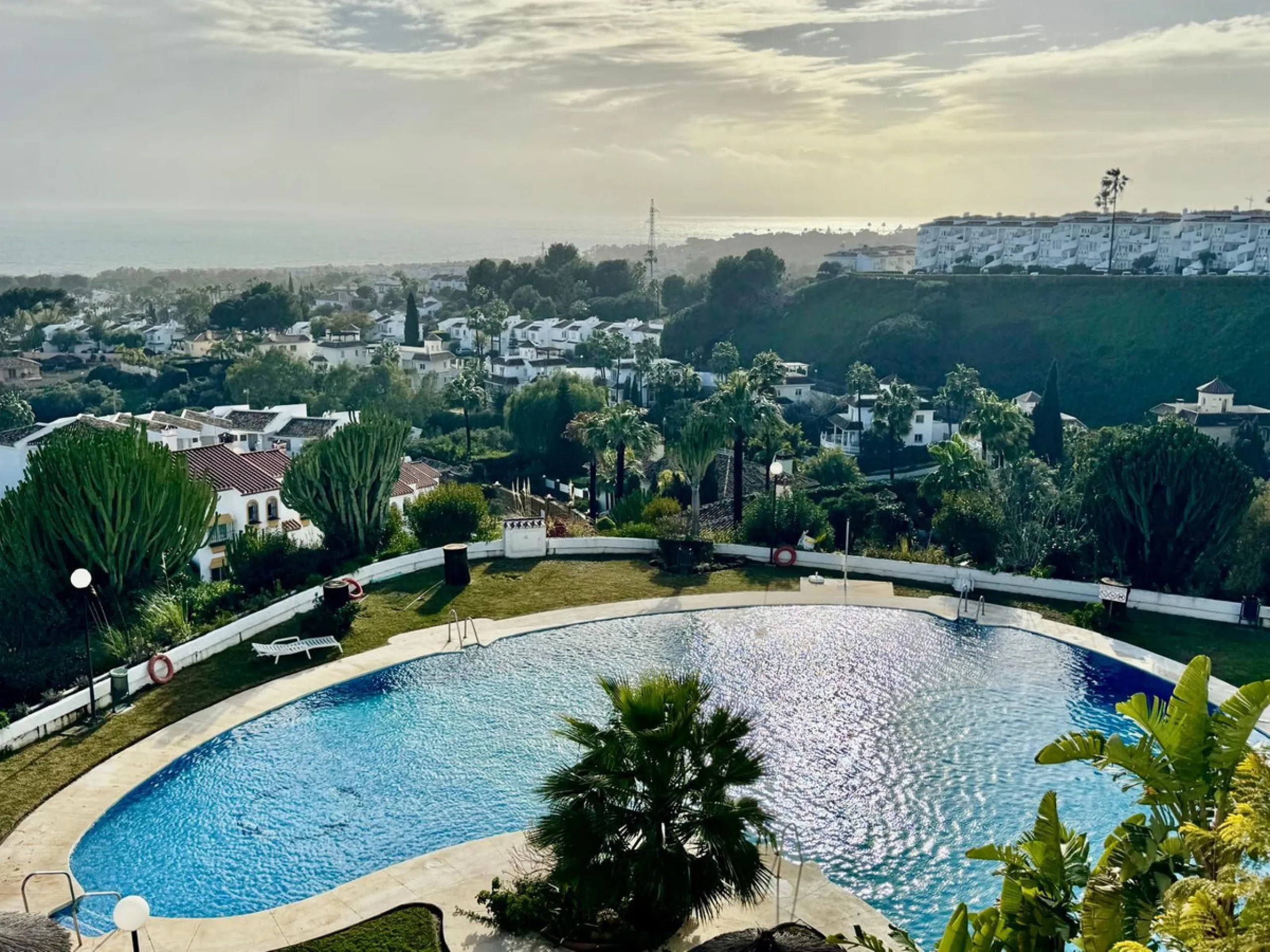 Apartment - Middle Floor Apartment в продаже в Mijas, Málaga. В доме 2 спален и 2 ванных комнат. Площадь дома 82 м²