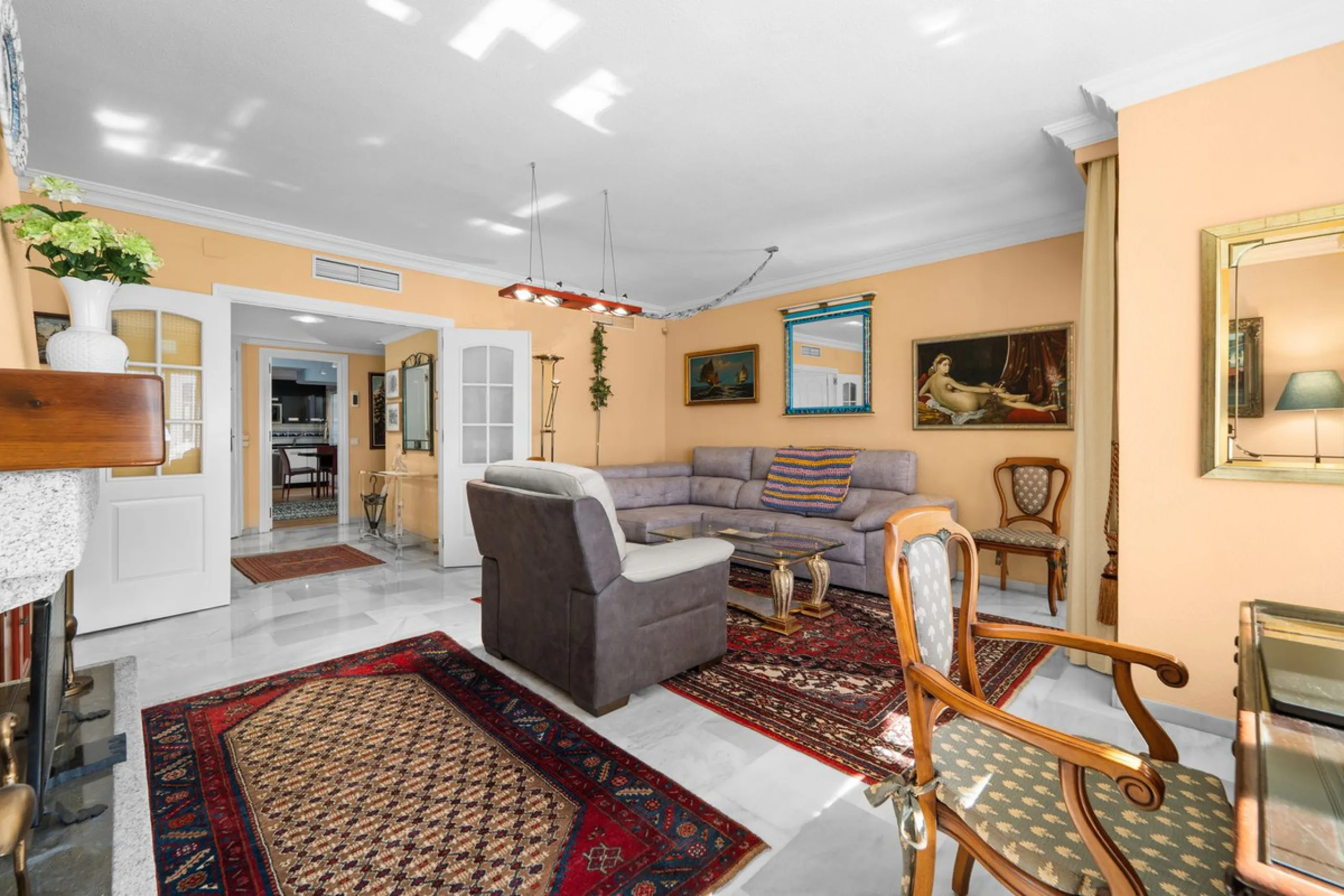Spacious 3-Bedroom Apartment with Optional Double Private Parking and Storage Room in Mijas Costa, next to Fuengirola.