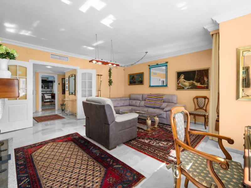 Spacious 3-Bedroom Apartment with Optional Double Private Parking and Storage Room in Mijas Costa, next to Fuengirola.