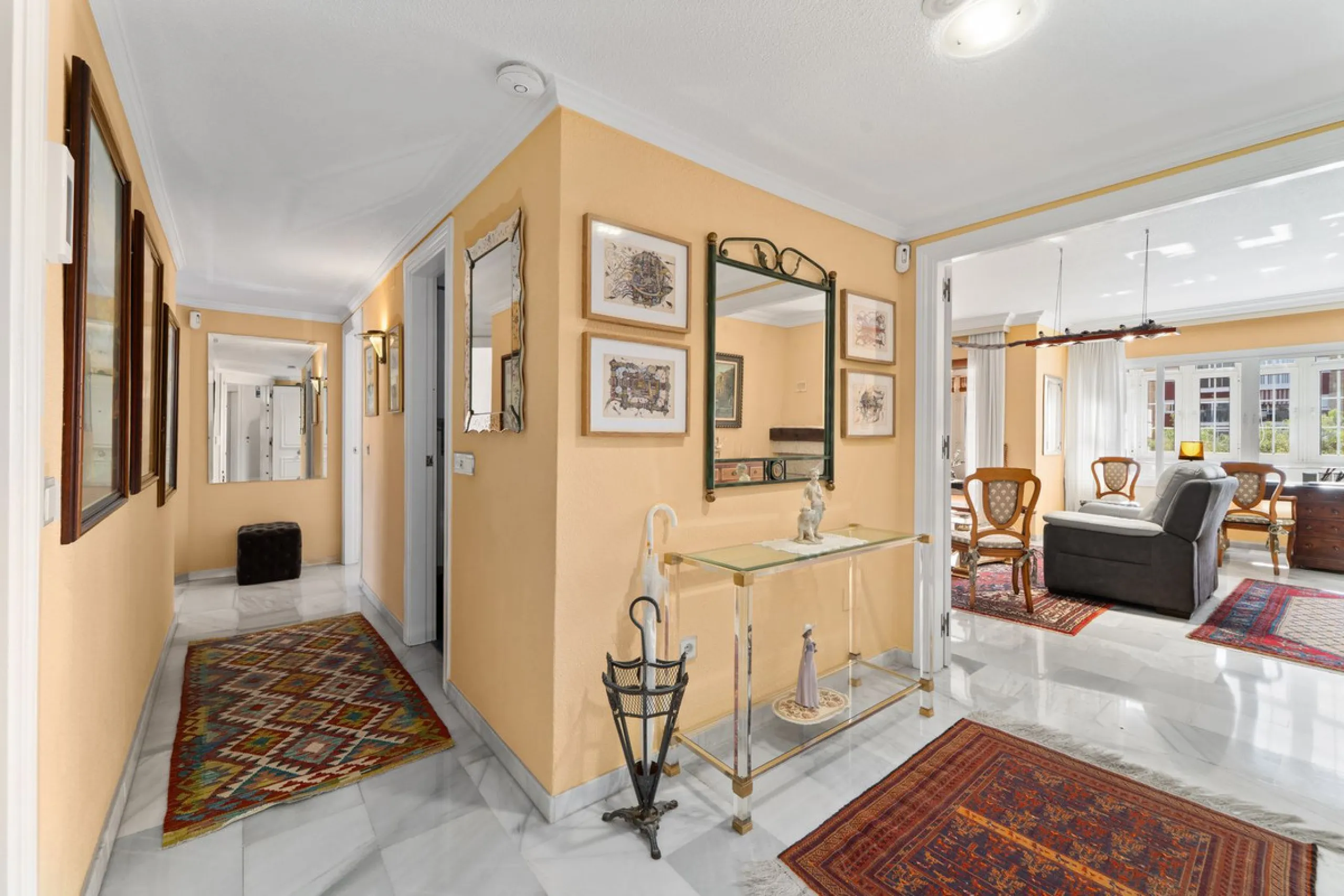 Spacious 3-Bedroom Apartment with Optional Double Private Parking and Storage Room in Mijas Costa, next to Fuengirola.