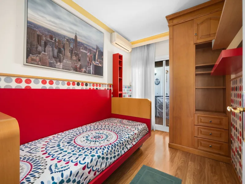 Spacious 3-Bedroom Apartment with Optional Double Private Parking and Storage Room in Mijas Costa, next to Fuengirola.