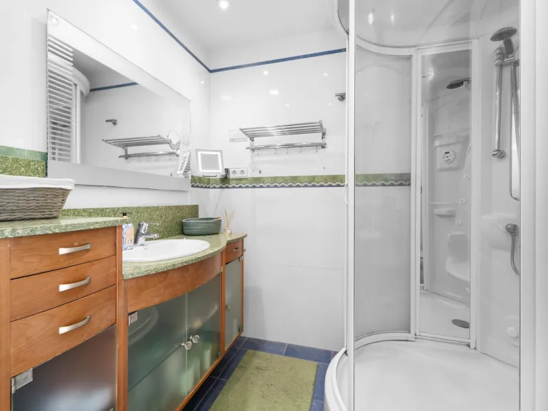 Spacious 3-Bedroom Apartment with Optional Double Private Parking and Storage Room in Mijas Costa, next to Fuengirola.