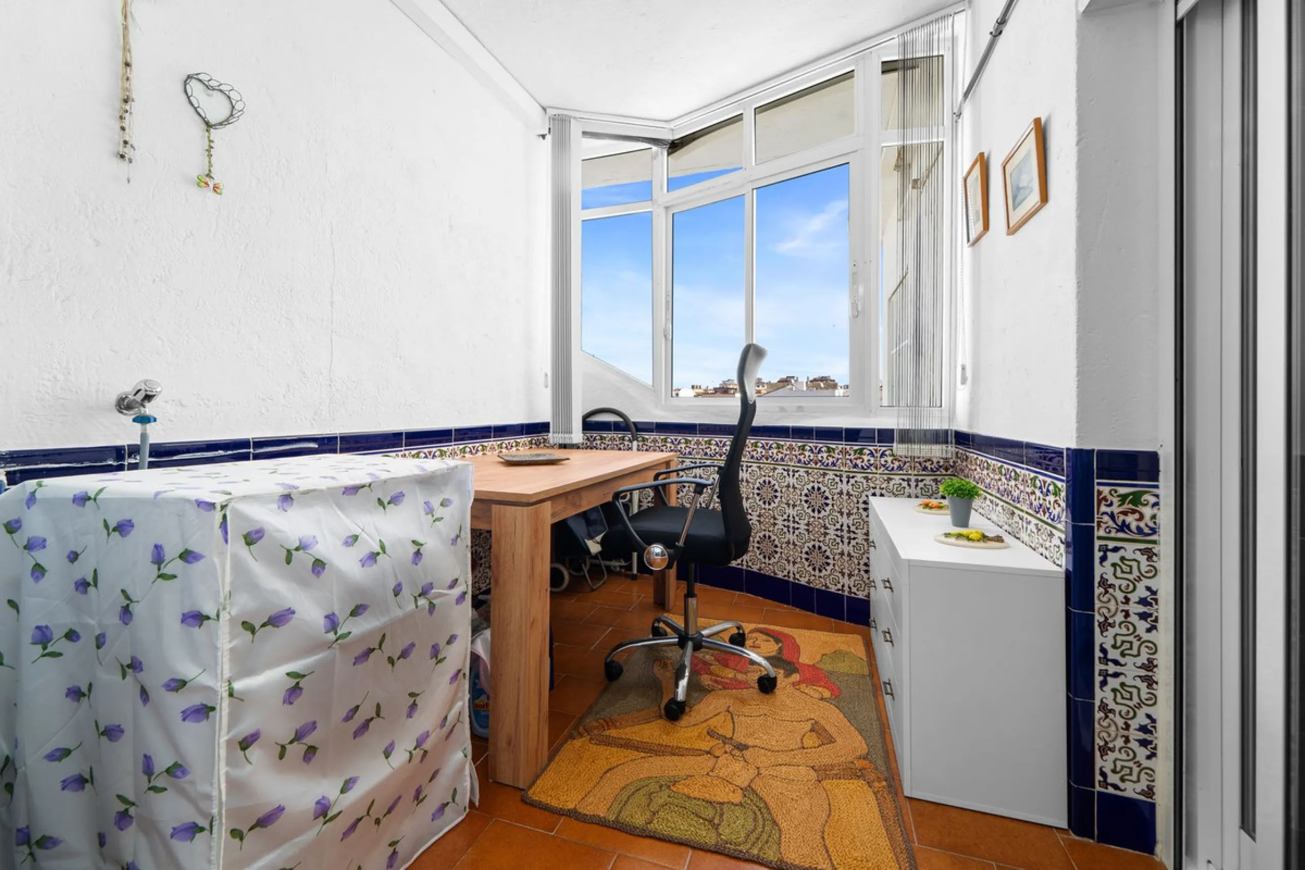 Spacious 3-Bedroom Apartment with Optional Double Private Parking and Storage Room in Mijas Costa, next to Fuengirola.