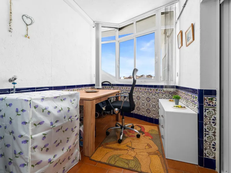 Spacious 3-Bedroom Apartment with Optional Double Private Parking and Storage Room in Mijas Costa, next to Fuengirola.