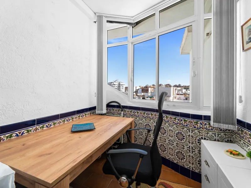 Spacious 3-Bedroom Apartment with Optional Double Private Parking and Storage Room in Mijas Costa, next to Fuengirola.