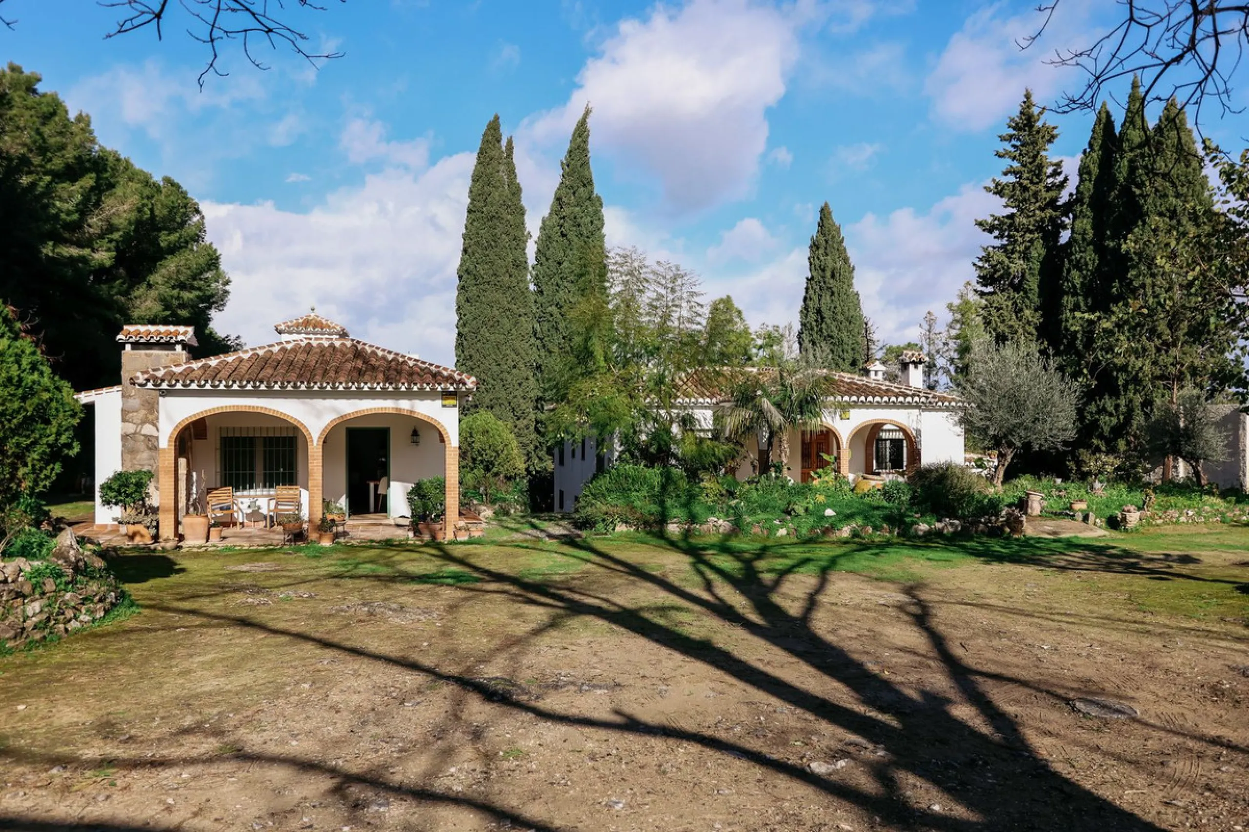 Exclusive Multi-Dwelling Estate in Alhaurín el Grande with 8,300 m² of Land, Private Well and High Investment Potential