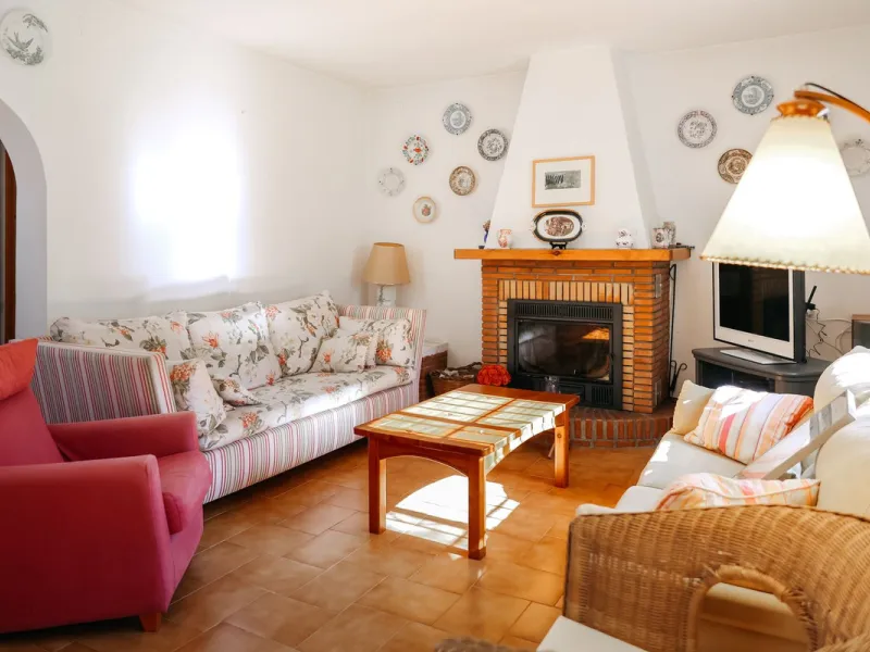 Exclusive Multi-Dwelling Estate in Alhaurín el Grande with 8,300 m² of Land, Private Well and High Investment Potential