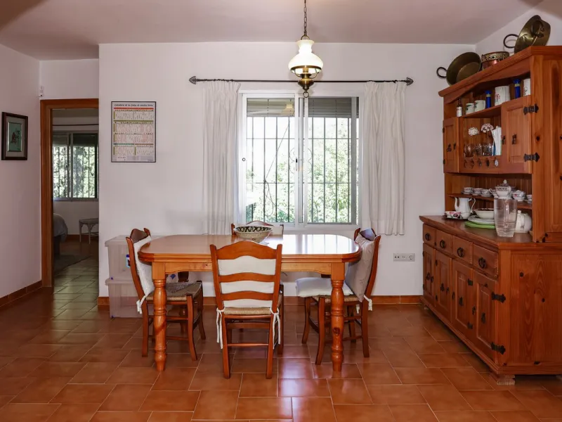 Exclusive Multi-Dwelling Estate in Alhaurín el Grande with 8,300 m² of Land, Private Well and High Investment Potential