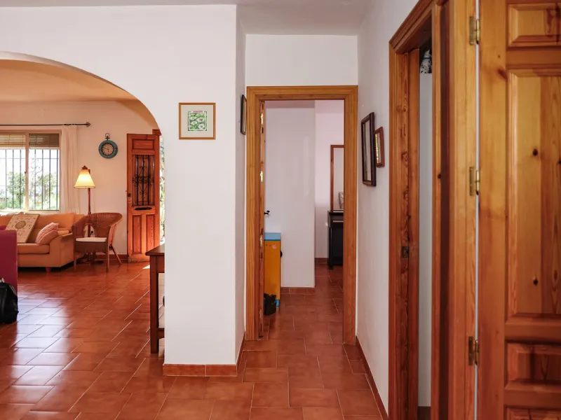 Exclusive Multi-Dwelling Estate in Alhaurín el Grande with 8,300 m² of Land, Private Well and High Investment Potential