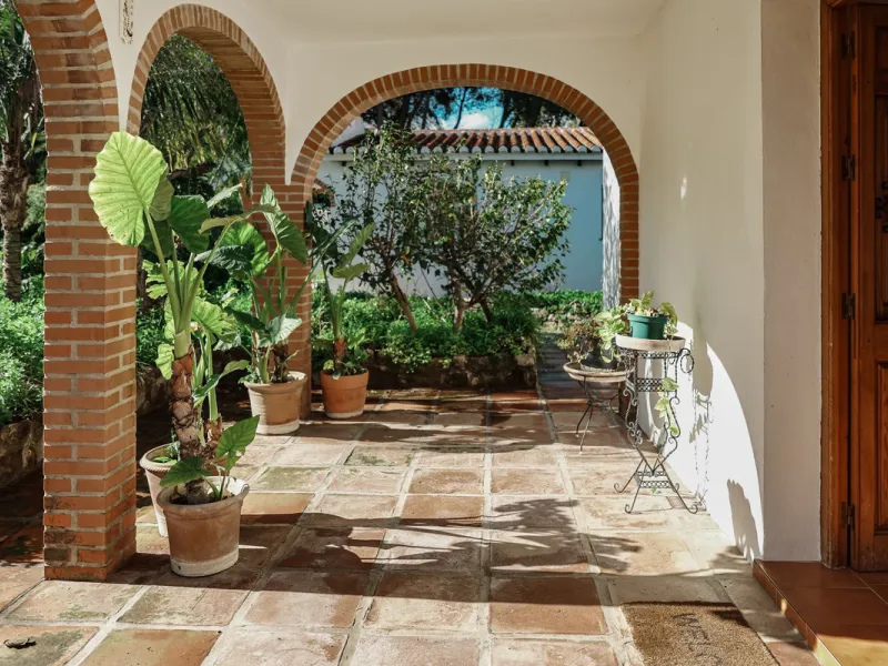 Exclusive Multi-Dwelling Estate in Alhaurín el Grande with 8,300 m² of Land, Private Well and High Investment Potential