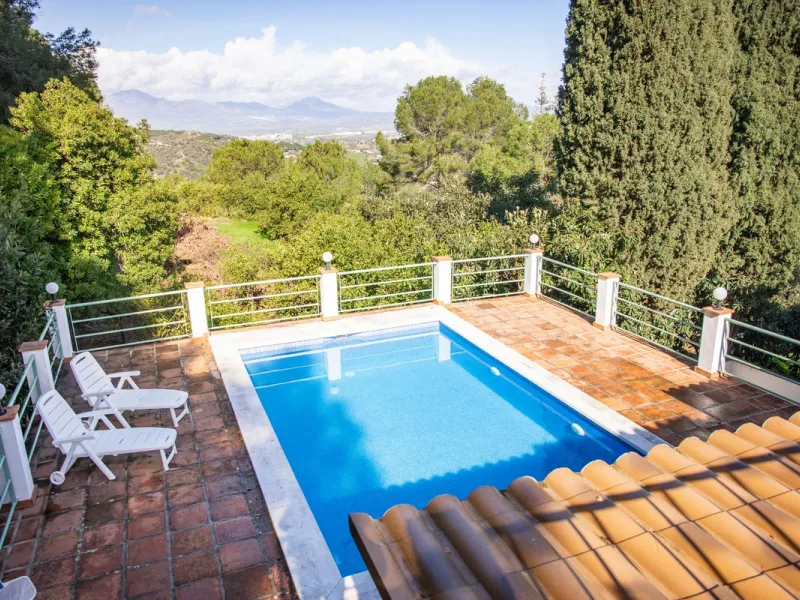 Exclusive Multi-Dwelling Estate in Alhaurín el Grande with 8,300 m² of Land, Private Well and High Investment Potential