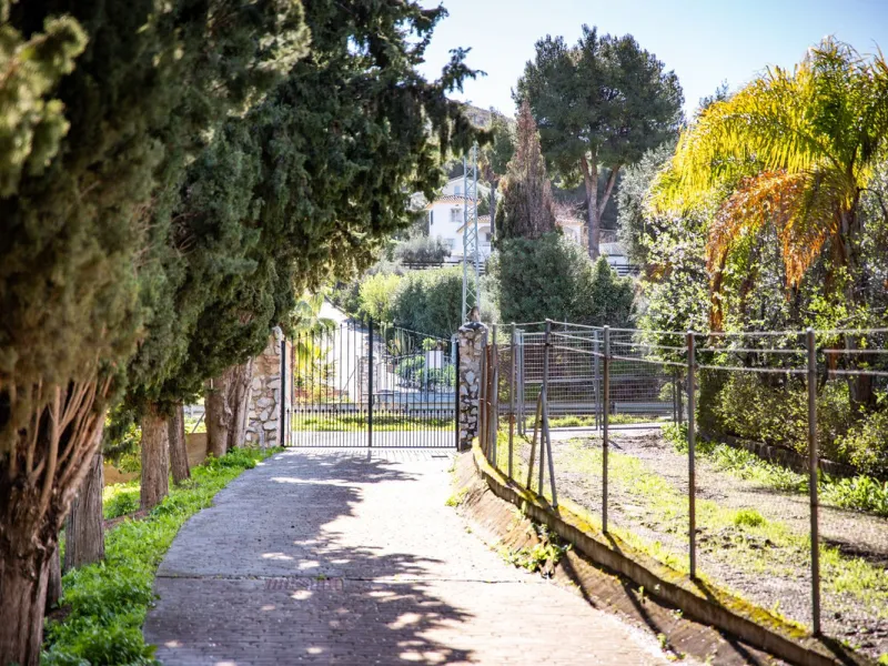 Exclusive Multi-Dwelling Estate in Alhaurín el Grande with 8,300 m² of Land, Private Well and High Investment Potential