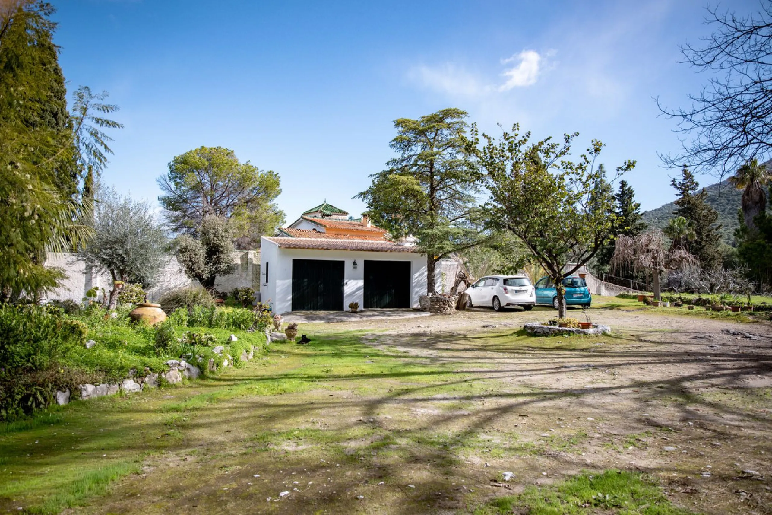 Exclusive Multi-Dwelling Estate in Alhaurín el Grande with 8,300 m² of Land, Private Well and High Investment Potential