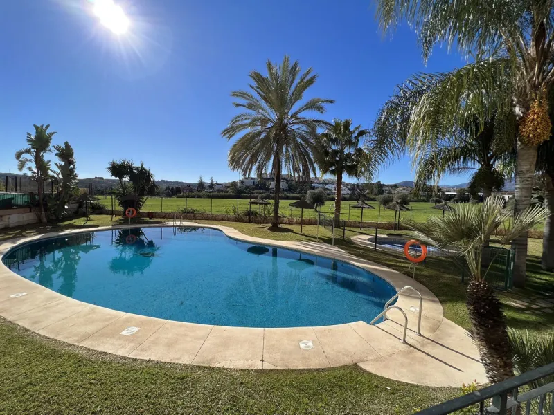 Apartment - Middle Floor Apartment в продаже в Mijas, Málaga. В доме 4 спален и 3 ванных комнат. Площадь дома 220 м²