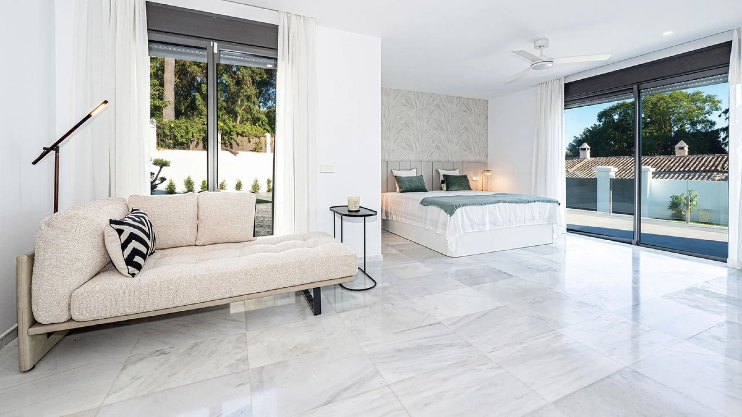 Modern, brand-new luxury villa in the heart of Marbella, located in the exclusive residential area of ​​La Merced.