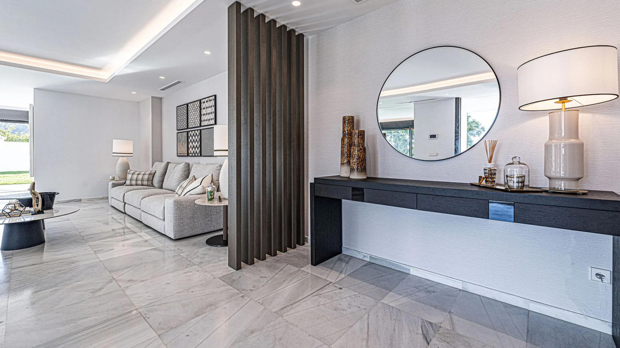 Modern, brand-new luxury villa in the heart of Marbella, located in the exclusive residential area of ​​La Merced.