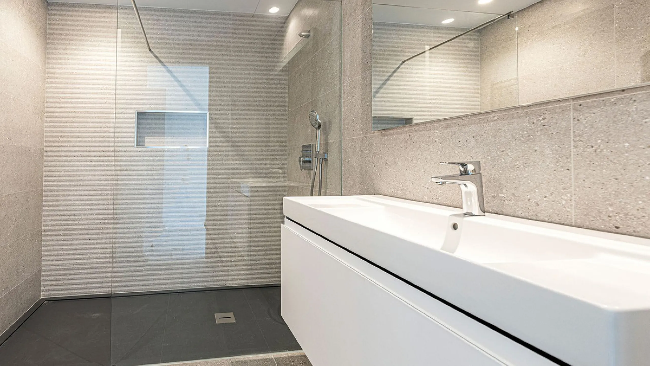 Modern, brand-new luxury villa in the heart of Marbella, located in the exclusive residential area of ​​La Merced.