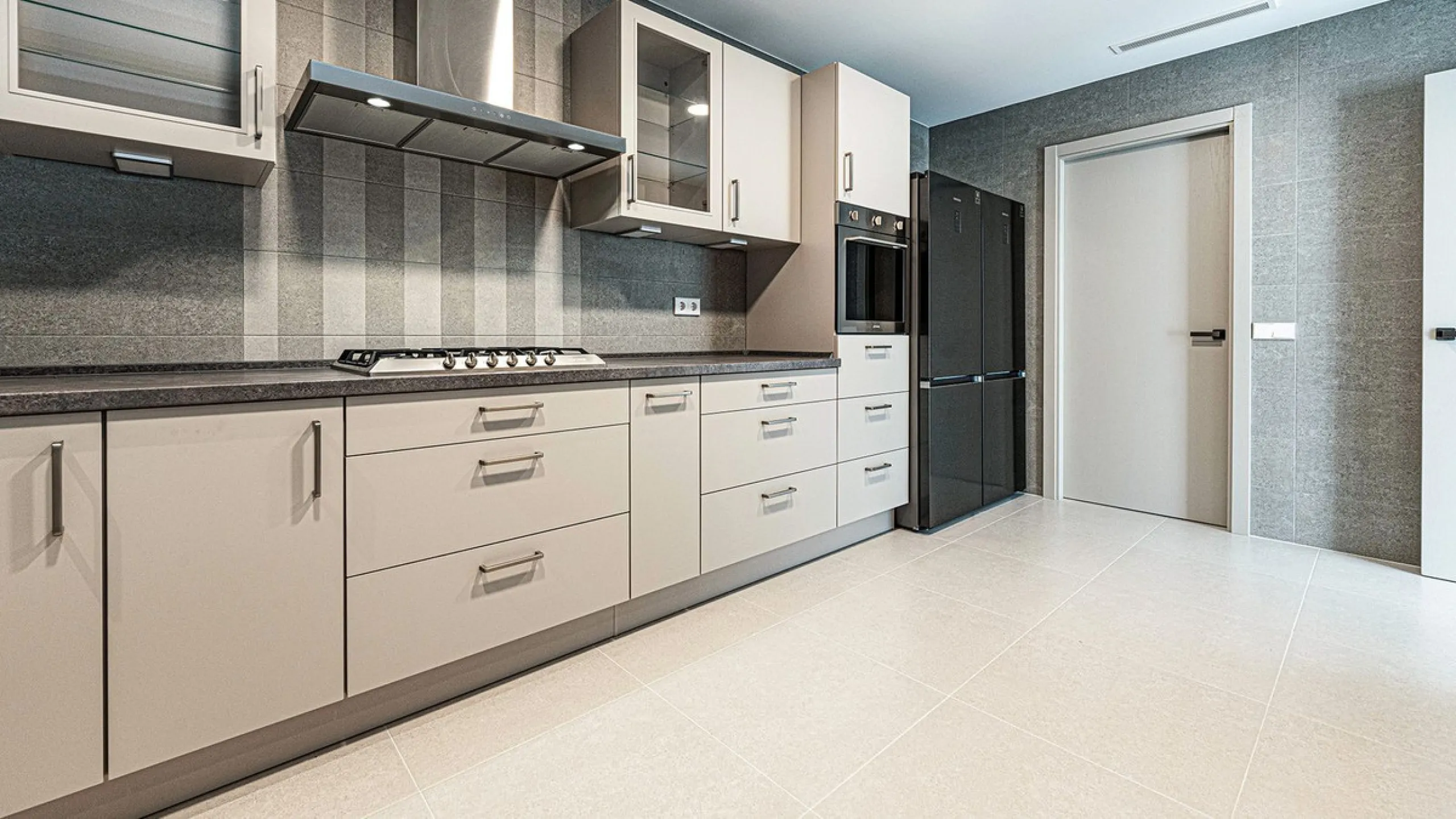 Modern, brand-new luxury villa in the heart of Marbella, located in the exclusive residential area of ​​La Merced.