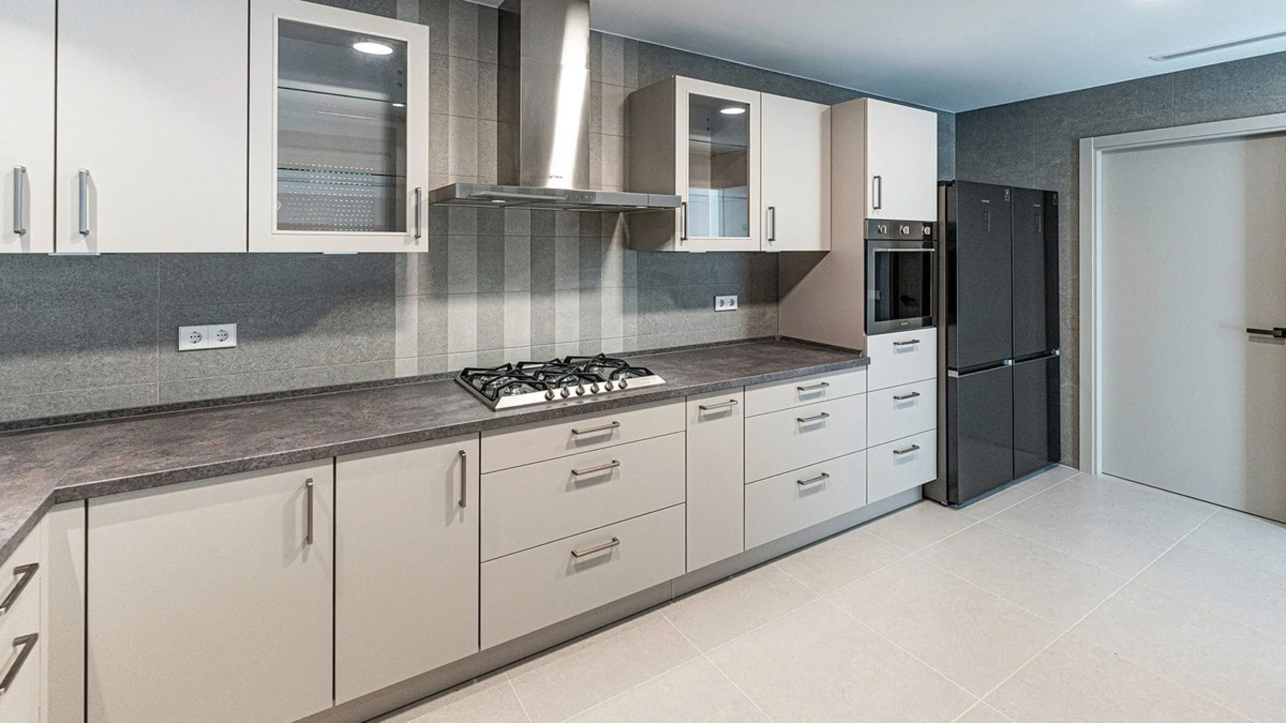 Modern, brand-new luxury villa in the heart of Marbella, located in the exclusive residential area of ​​La Merced.