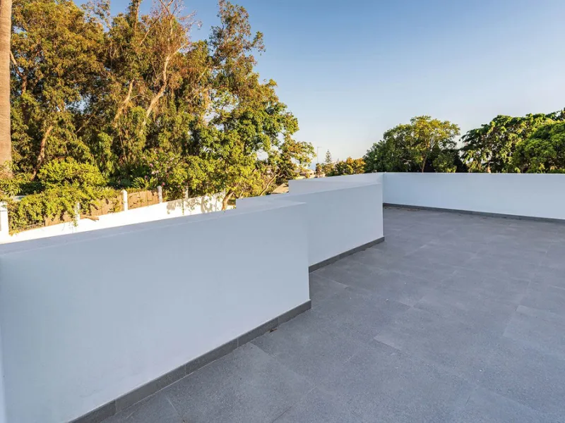 Modern, brand-new luxury villa in the heart of Marbella, located in the exclusive residential area of ​​La Merced.