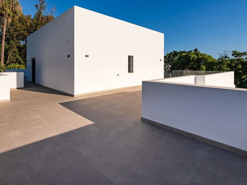 Modern, brand-new luxury villa in the heart of Marbella, located in the exclusive residential area of ​​La Merced.