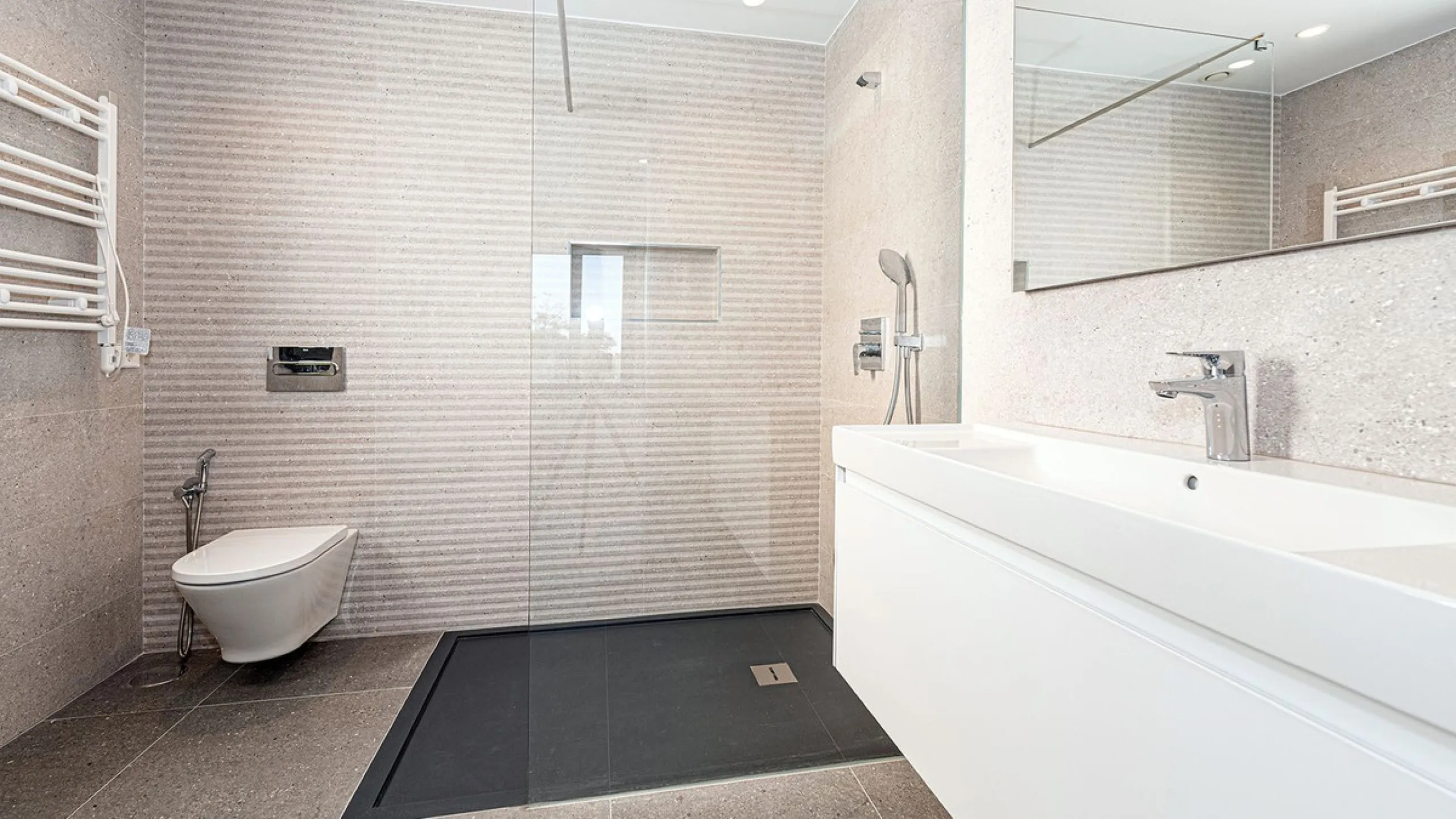 Modern, brand-new luxury villa in the heart of Marbella, located in the exclusive residential area of ​​La Merced.