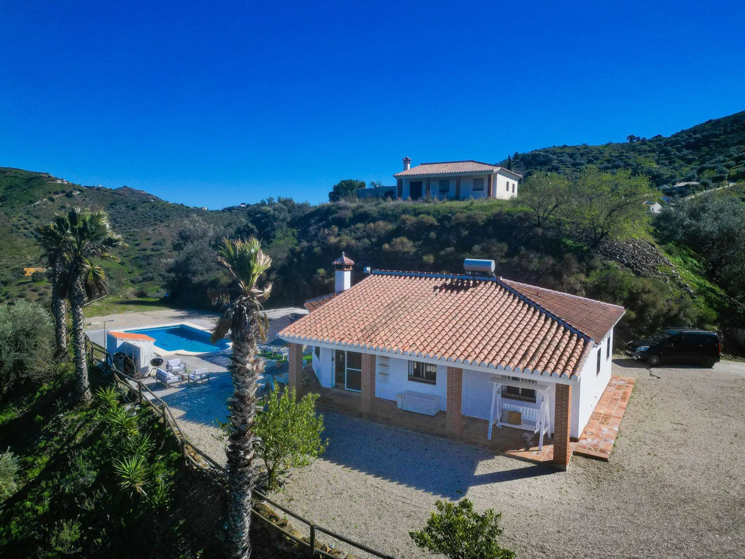House - Detached Villa в продаже в Arenas, Málaga. В доме 3 спален и 2 ванных комнат. Площадь дома 94 м². Площадь участка 9305 м²