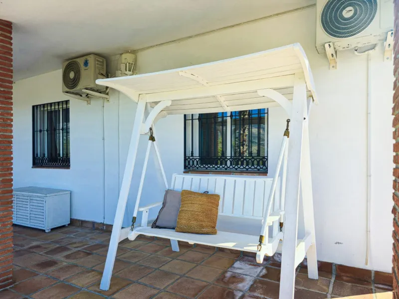 House - Detached Villa в продаже в Arenas, Málaga. В доме 3 спален и 2 ванных комнат. Площадь дома 94 м². Площадь участка 9305 м²