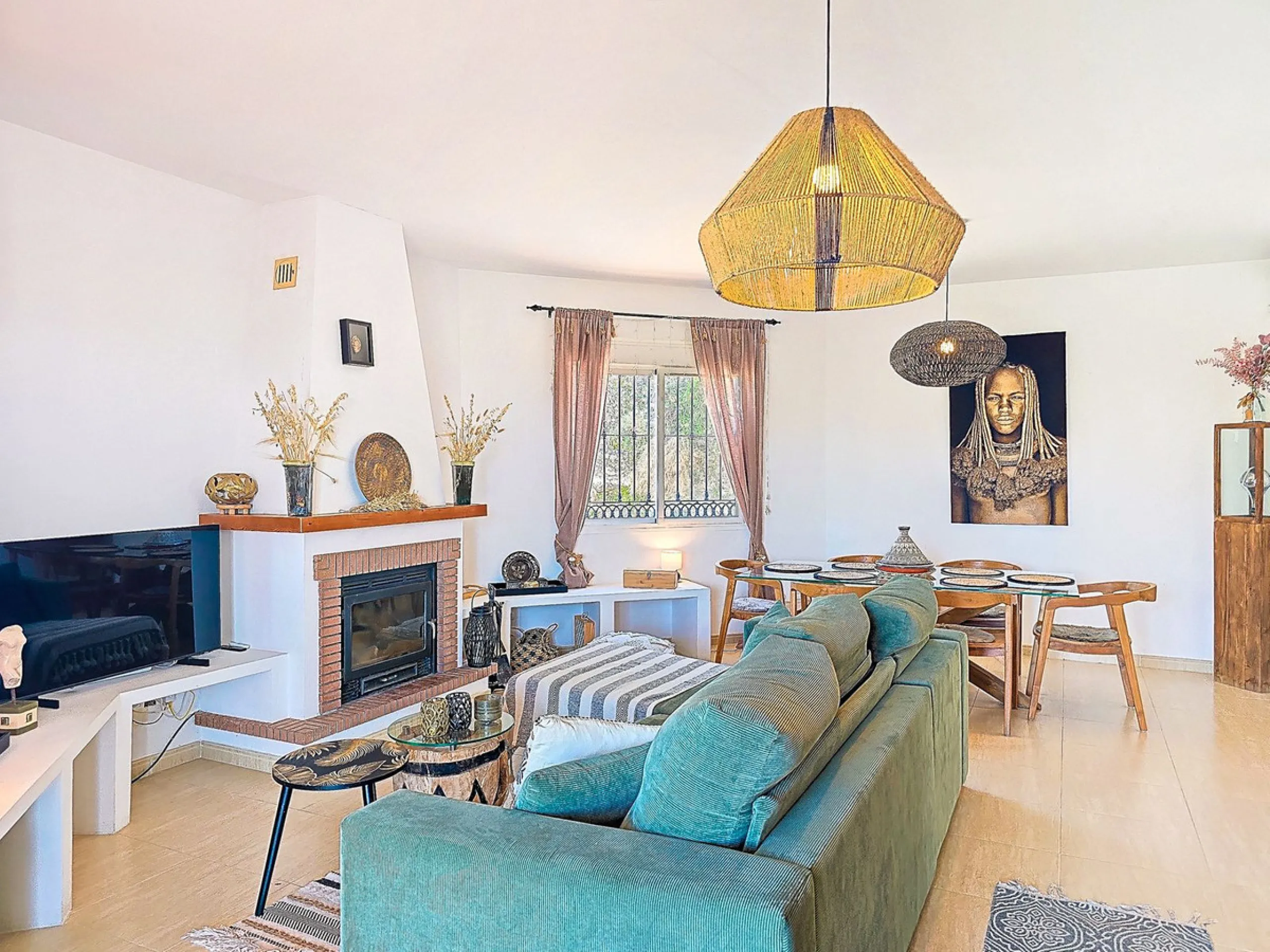 House - Detached Villa в продаже в Arenas, Málaga. В доме 3 спален и 2 ванных комнат. Площадь дома 94 м². Площадь участка 9305 м²