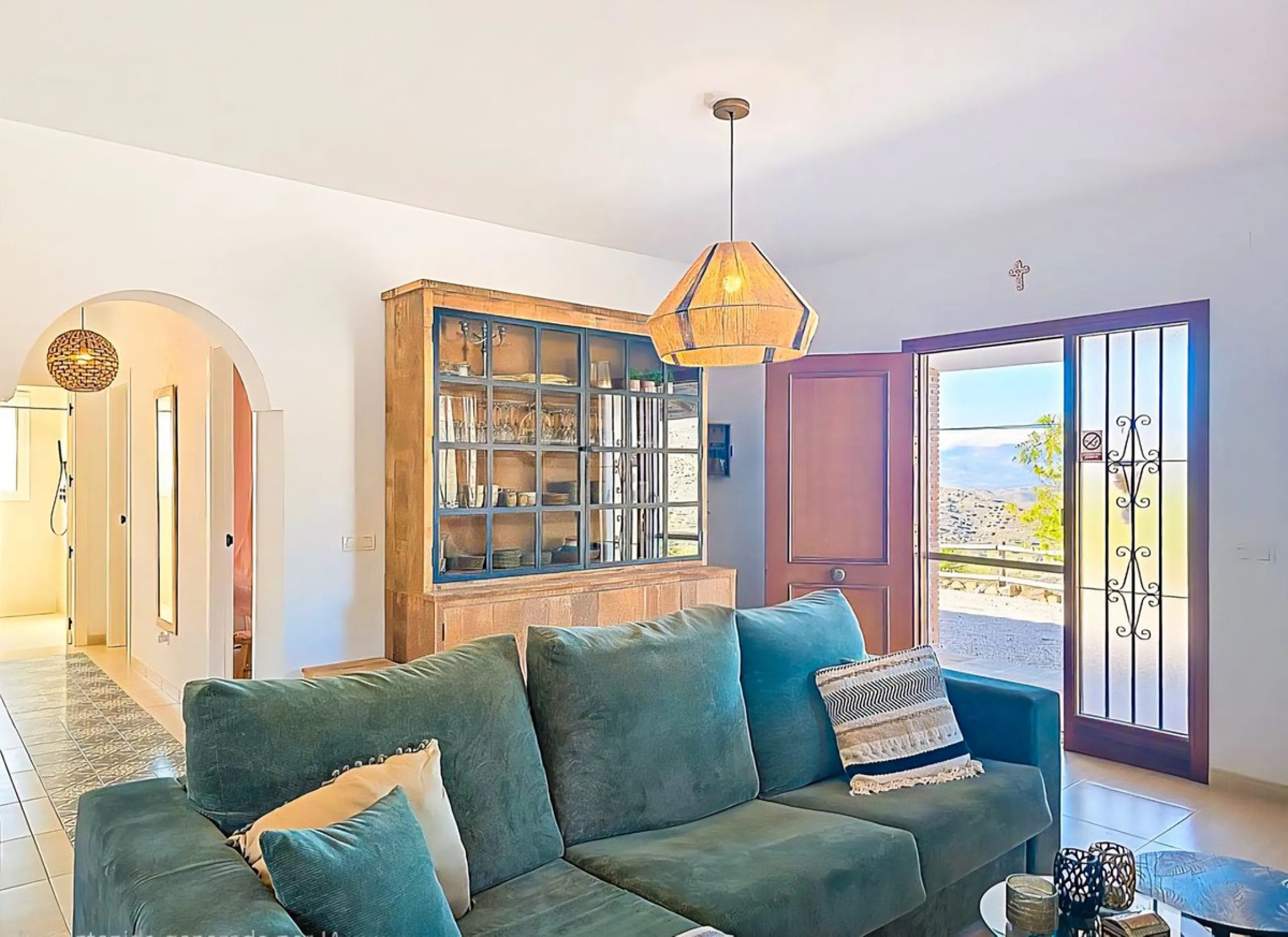House - Detached Villa в продаже в Arenas, Málaga. В доме 3 спален и 2 ванных комнат. Площадь дома 94 м². Площадь участка 9305 м²