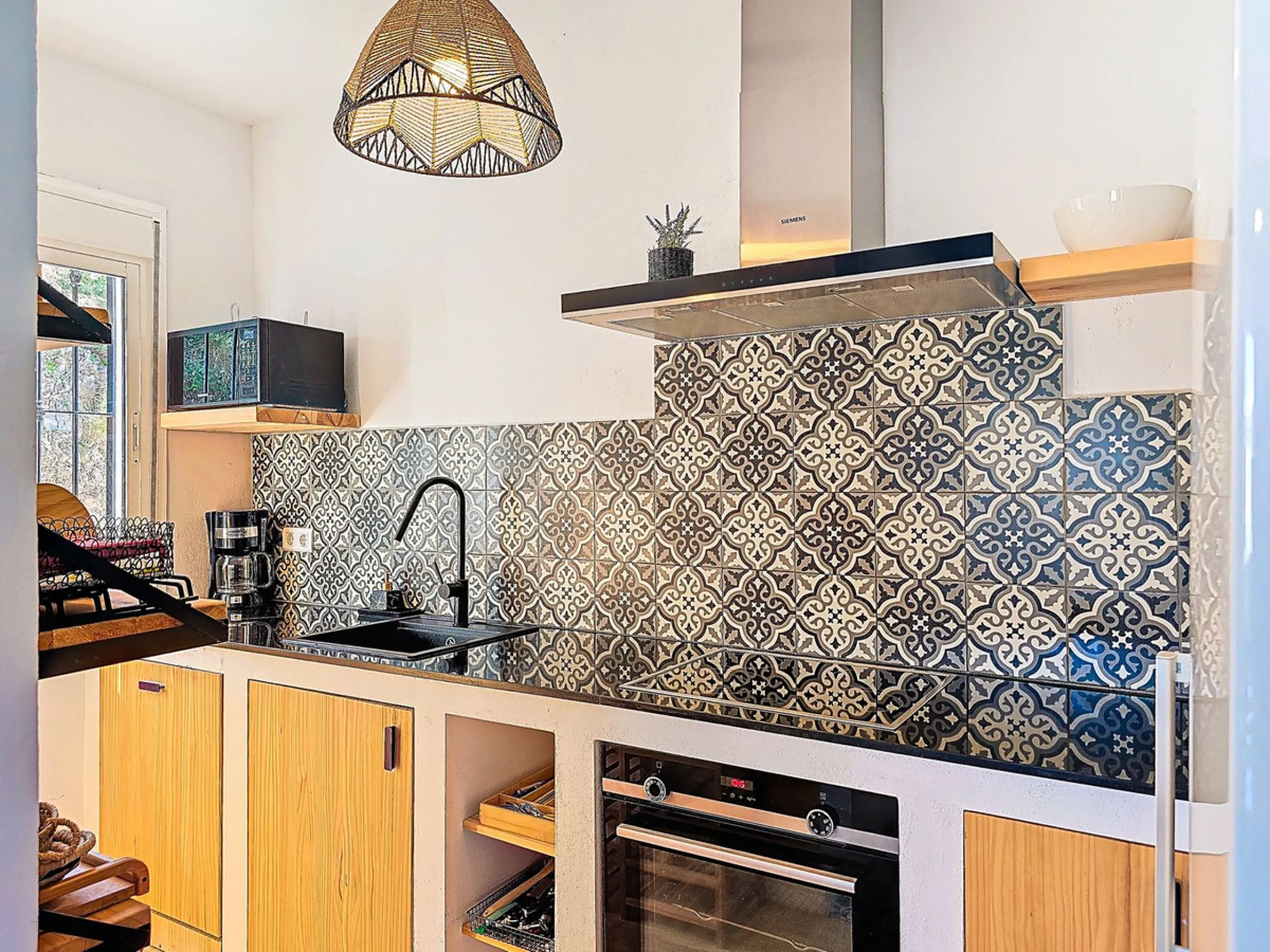 House - Detached Villa в продаже в Arenas, Málaga. В доме 3 спален и 2 ванных комнат. Площадь дома 94 м². Площадь участка 9305 м²