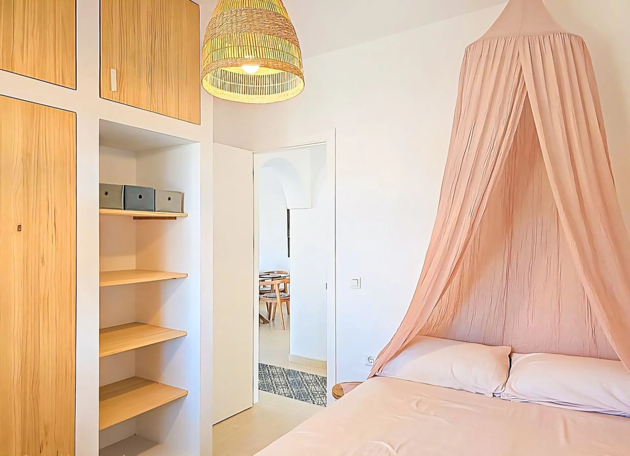 House - Detached Villa в продаже в Arenas, Málaga. В доме 3 спален и 2 ванных комнат. Площадь дома 94 м². Площадь участка 9305 м²