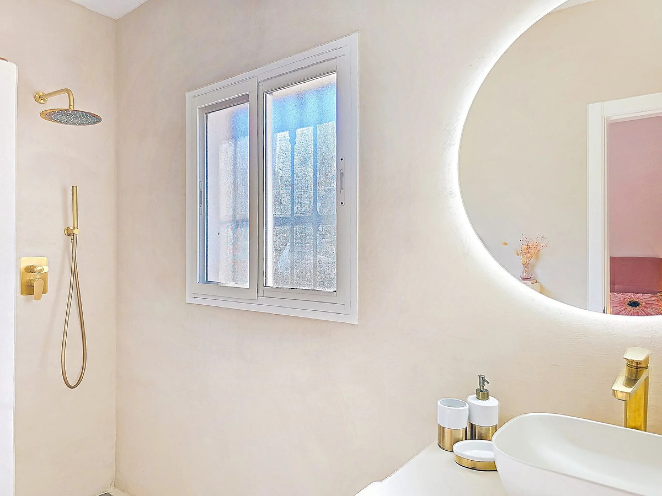House - Detached Villa в продаже в Arenas, Málaga. В доме 3 спален и 2 ванных комнат. Площадь дома 94 м². Площадь участка 9305 м²
