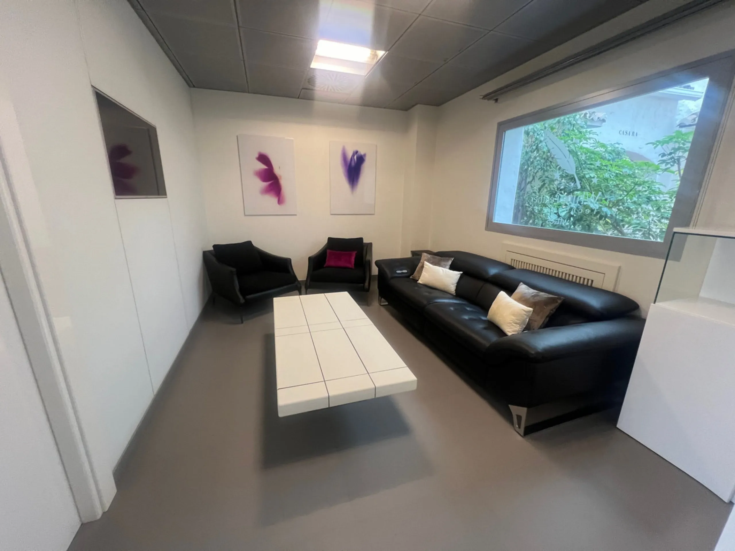 Commercial - Office в продаже в Marbella, Málaga. Площадь дома 150 м²