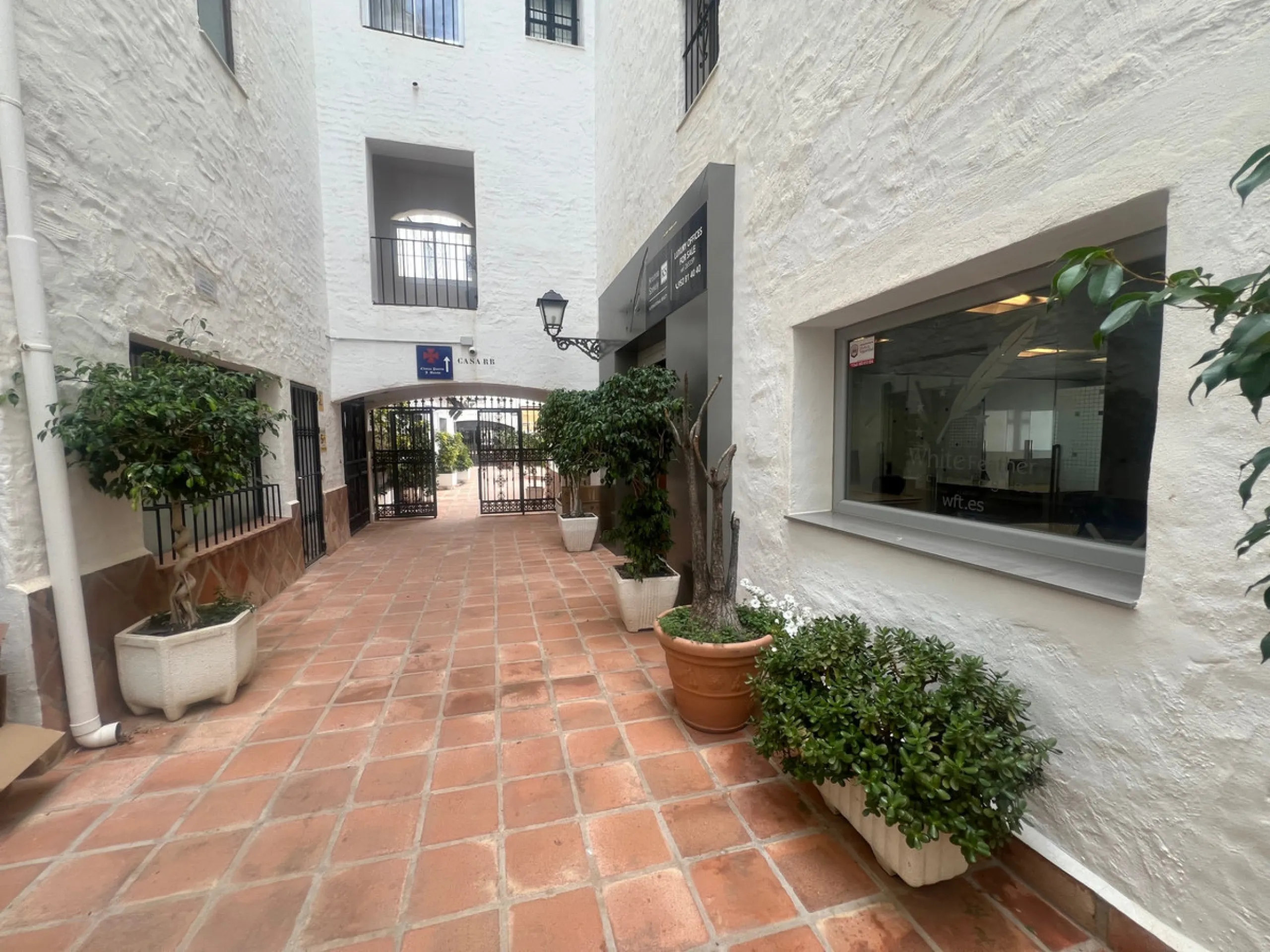 Commercial - Office в продаже в Marbella, Málaga. Площадь дома 150 м²