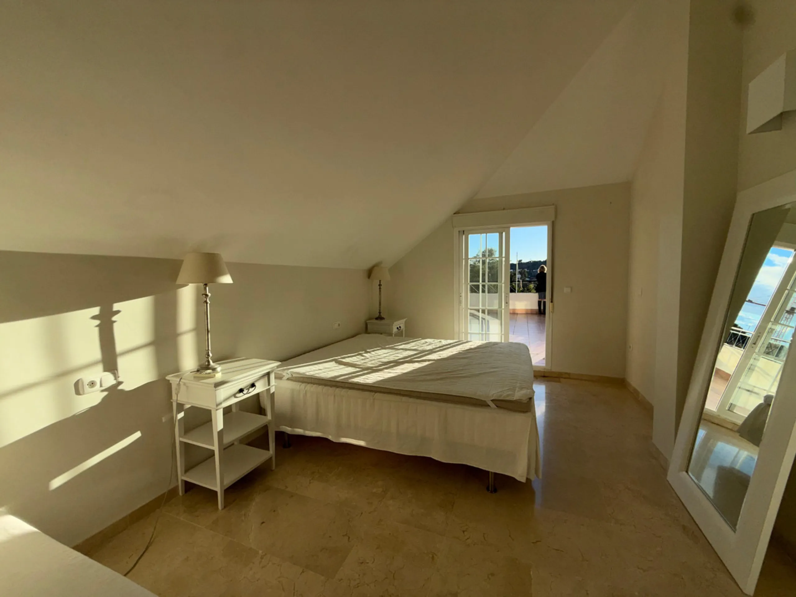 Apartment - Penthouse Duplex в продаже в Marbella, Málaga. В доме 4 спален и 3 ванных комнат. Площадь дома 188 м²