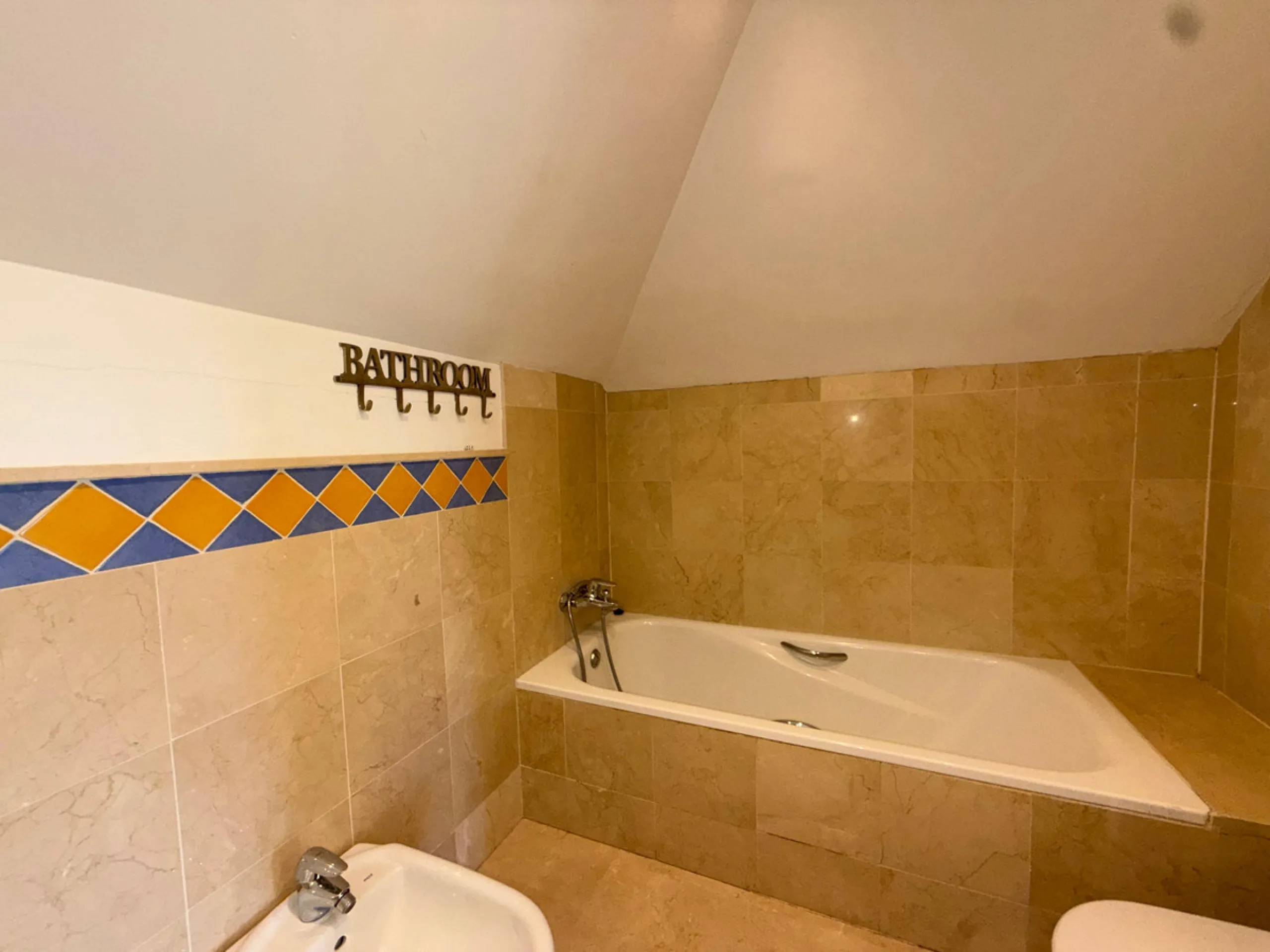 Apartment - Penthouse Duplex в продаже в Marbella, Málaga. В доме 4 спален и 3 ванных комнат. Площадь дома 188 м²