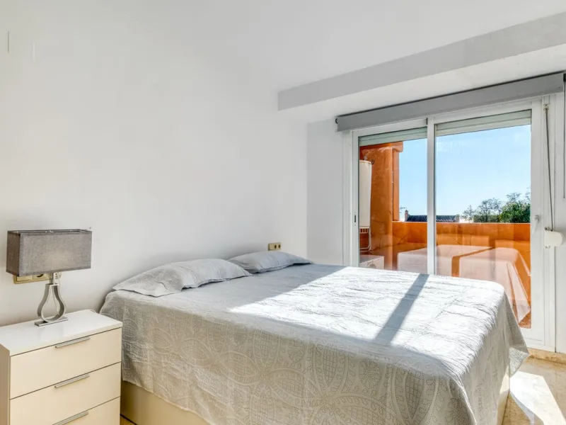 Sea View Apartment in Elviria | Los Lagos de Santa María Golf, Marbella East